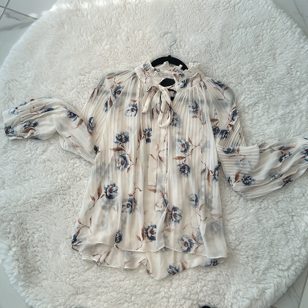 Beautiful blouse with flower blue and brown - Picture 4 of 5